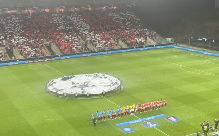 hino assistir jogo champions league