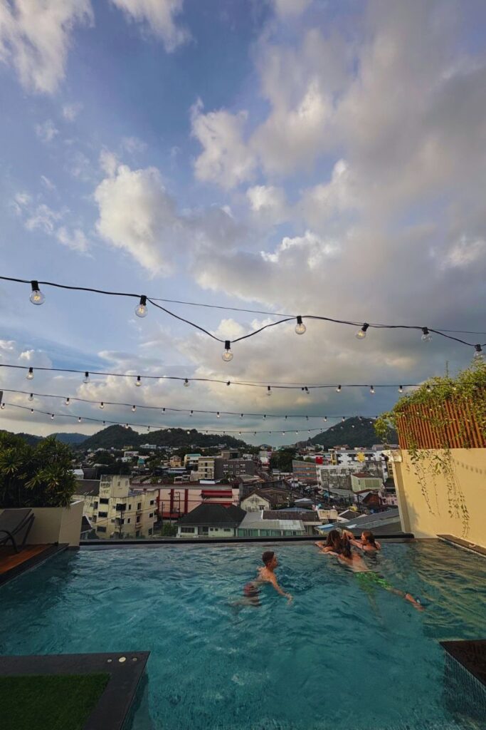 Piscina hotel Royal P Phuket