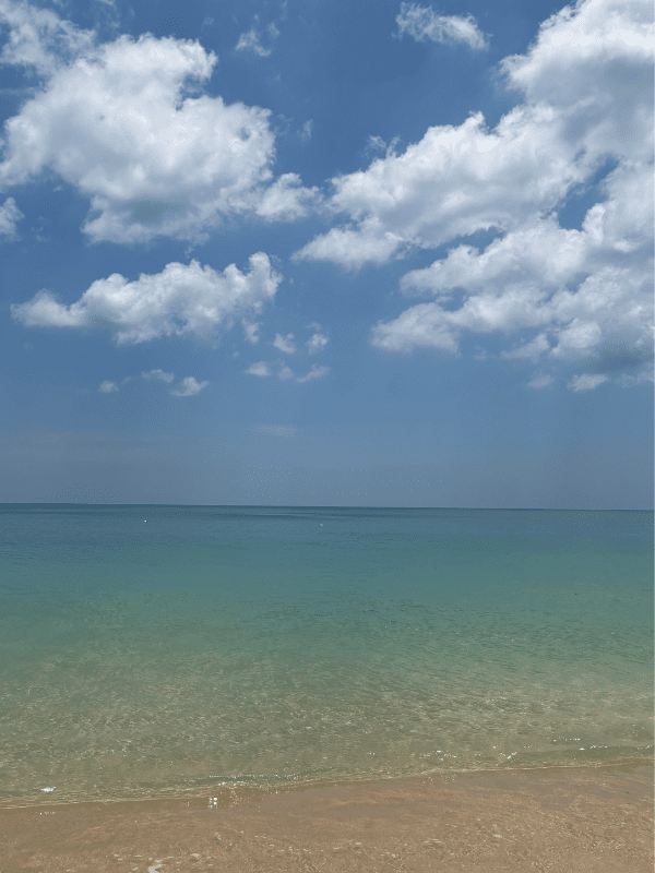 Vazia praia de Phra Ae, em Koh Lanta